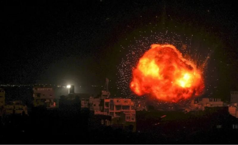 الاحتلال يواصل خروقاته.. شهيد ومصابون بقصف على حي الرمال غربي غزة