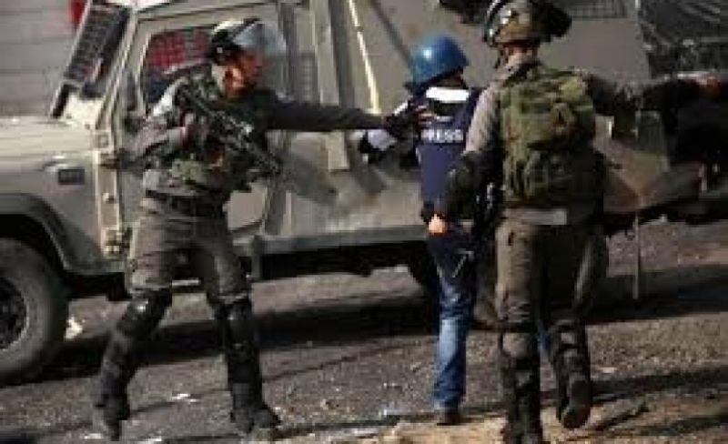 في ظل احتجاز 40 صحفيًا.. 5 صحفيات فلسطينيات يواجهن التنكيل والإهمال الطبي في "الدامون"