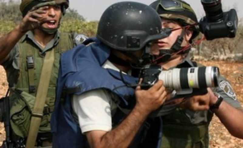 إصابة شابين أحدهما صحفي باعتداء قوات الاحتلال عليهما في الأغوار