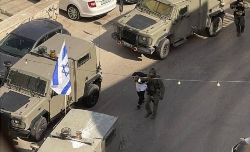 قوات الاحتلال تعتقل شابا شرقي جنين
