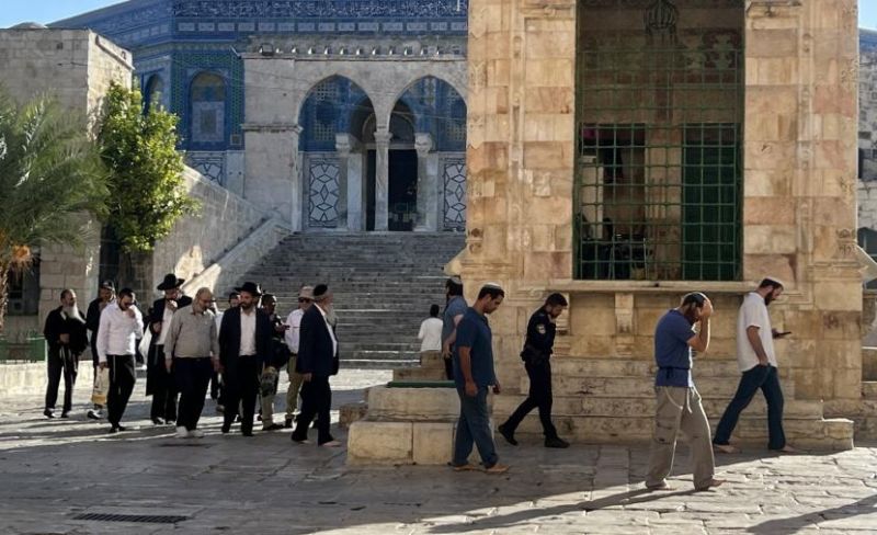 152 مستوطتًا يقتحمون المسجد الأقصى