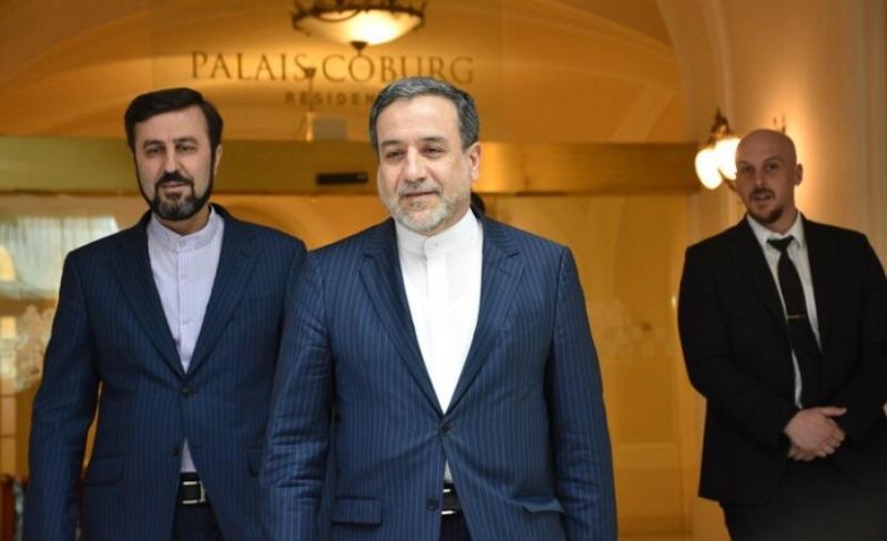 وزير خارجية إيران يغادر باكستان متوجهًا إلى روسيا