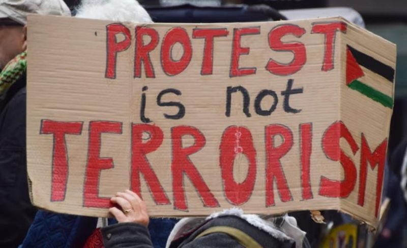 "ينتهك حرية التعبير".. طعون بمحكمة بريطانية ضد حظر "فلسطين أكشن"