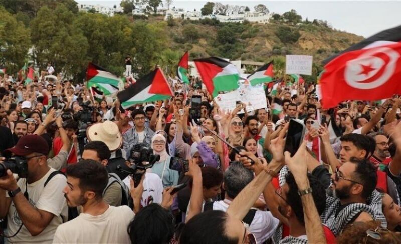 مسيرة في تونس تضامنًا مع أسرى فلسطين ورفضًا لقانون الإعدام