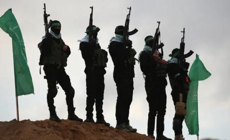 مجلة: الاحتفاظ بسلاح المقاومة يضمن حقوق الفلسطينيين