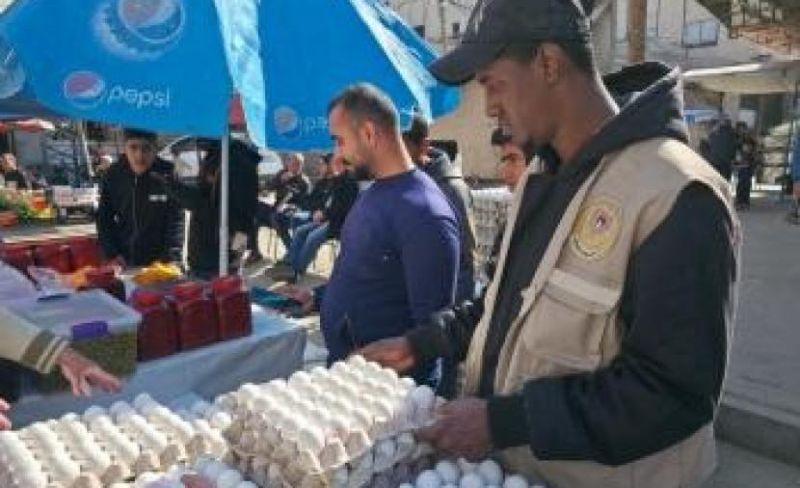مباحث التموين بخانيونس تُتلف طنًا من المواد الغذائية الفاسدة خلال أسبوع