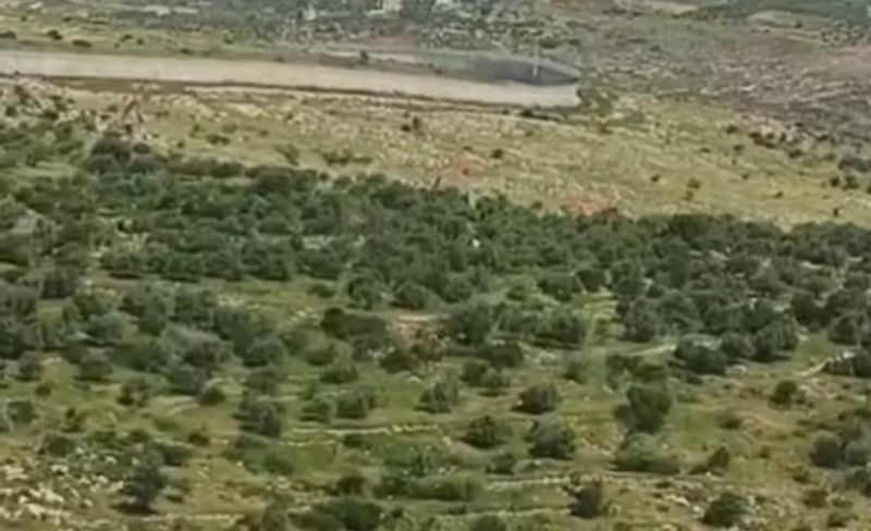 الاحتلال يُواصل تجريف الأراضي الزراعية غرب جنين