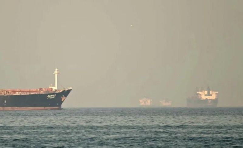 الحرس الثوري الإيراني يستهدف 3 سفن حاولت عبور مضيق هرمز