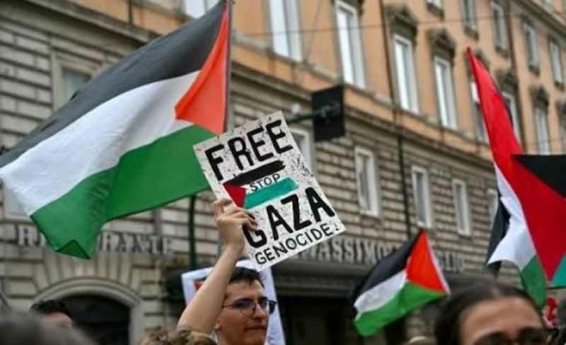 220 كاهنًا يطالبون الأساقفة الإيطاليين بدعم حقوق الفلسطينيين