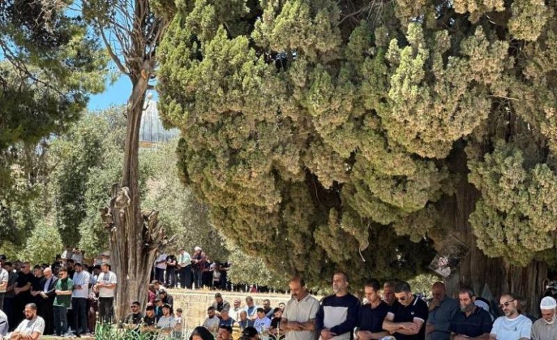 بثالث أيام العيد.. 60 ألف مصلٍ يؤدون الجمعة بالمسجد الأقصى