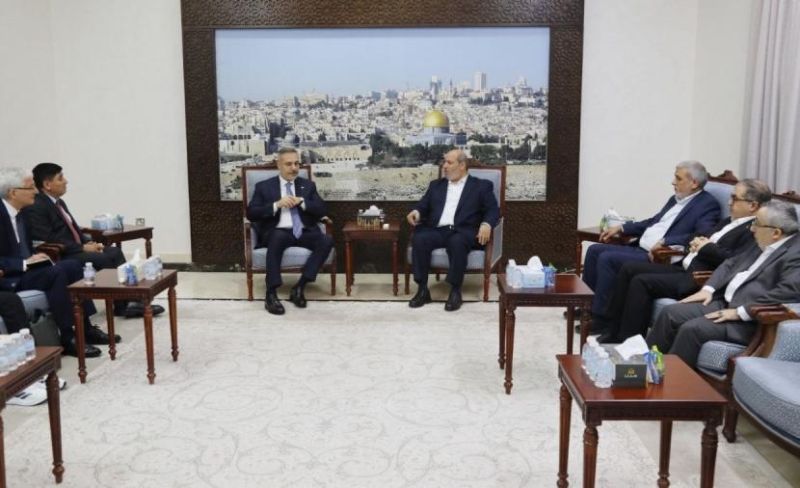 خلال زيارة فيدان للدوحة.. الرئيس أردوغان يعزي الحية باستشهاد نجله