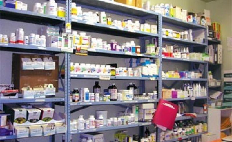 الصحة: أزمة دوائية خانقة بالضفة تهدد النظام الصحي