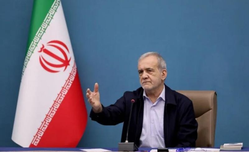 الرئيس الإيراني يؤكد استعداد طهران لإنهاء الحرب عبر إطار "مشرّف"
