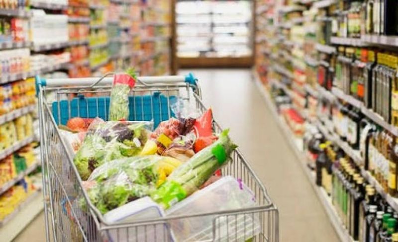 الاقتصاد تحيل 5 مخالفين للنيابة العامة بالضفة لتلاعبهم بالأسعار