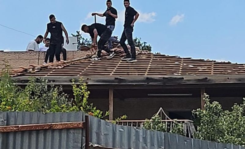 الاحتلال يجبر مواطنًا على هدم منزله في بيت صفافا بالقدس