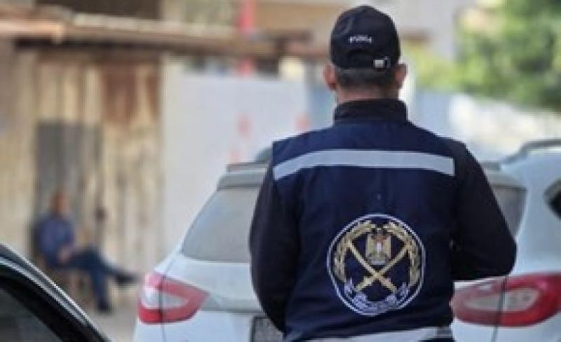 شرطة دير البلح توقف مطلق نار وتصادر مركبة خلال شجار عائلي