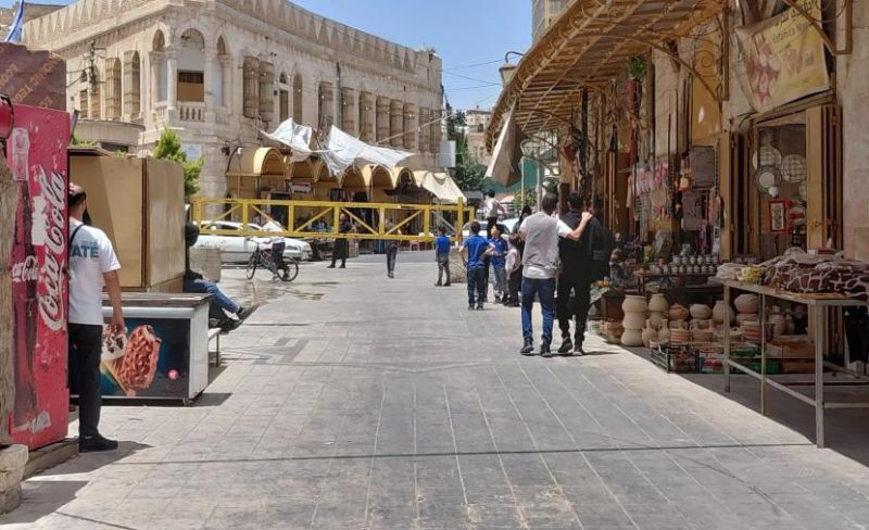 الاحتلال ينصب بوابة حديدية وبرجًا عسكريًا بالبلدة القديمة بالخليل