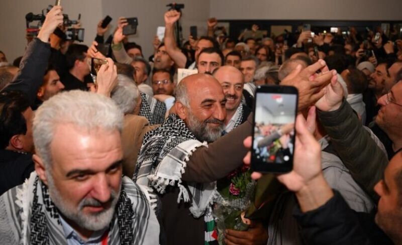 ناشطون بـ"أسطول الصمود": "إسرائيل" عاملتنا بطريقة لا تليق حتى مع الحيوانات