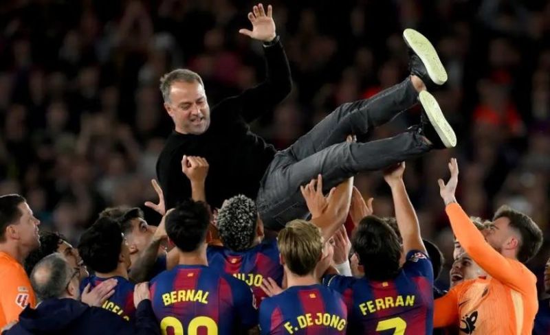 برشلونة يحسم "الكلاسيكو" ويتوج بـ "الليجا" للمرة 29