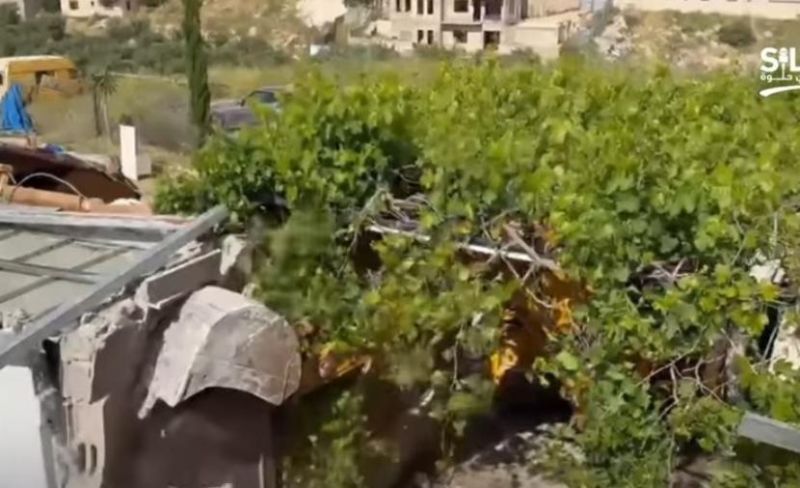 الاحتلال يُجبر شقيقين على هدم منزليهما قسرًا بالقدس