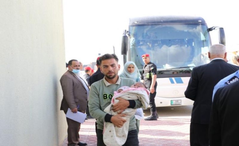وصول 29 مريضًا ومرافقًا لغزة عبر معبر كرم أبو سالم