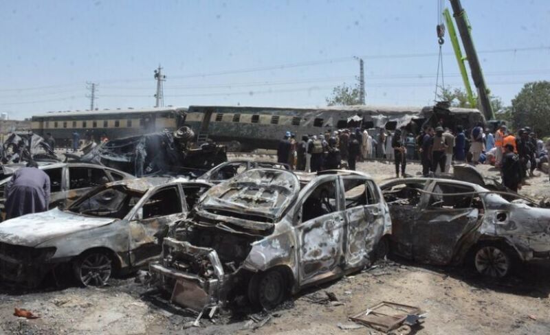 مقتل 23 شخصًا بتفجير استهدف سكة حديدية في باكستان