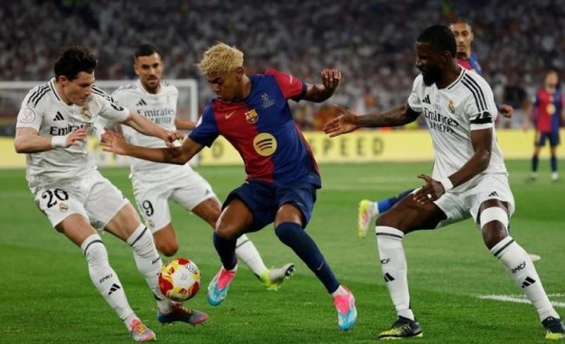 الكلاسيكو 2026 - تشكيل برشلونة وريال مدريد والقنوات الناقلة