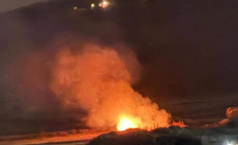 مستوطنون يحرقون أراضٍ زراعية في سهل قرية المغير شمال رام الله
