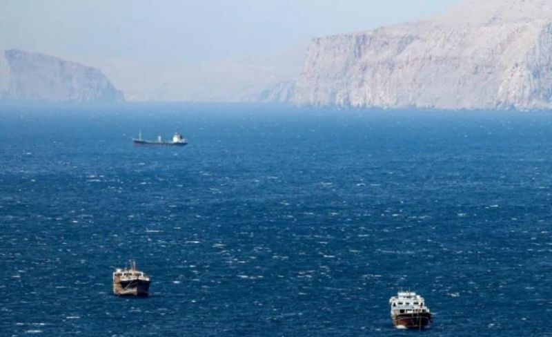 الجيش الإيراني يطلق طلقات تحذيرية باتجاه قطع للبحرية الأمريكية في منطقة مضيق هرمز