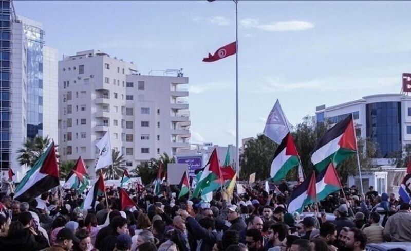 تونسيون يُطالبون بوقف الإبادة ورفع حصار غزة وإطلاق سراح الأسرى