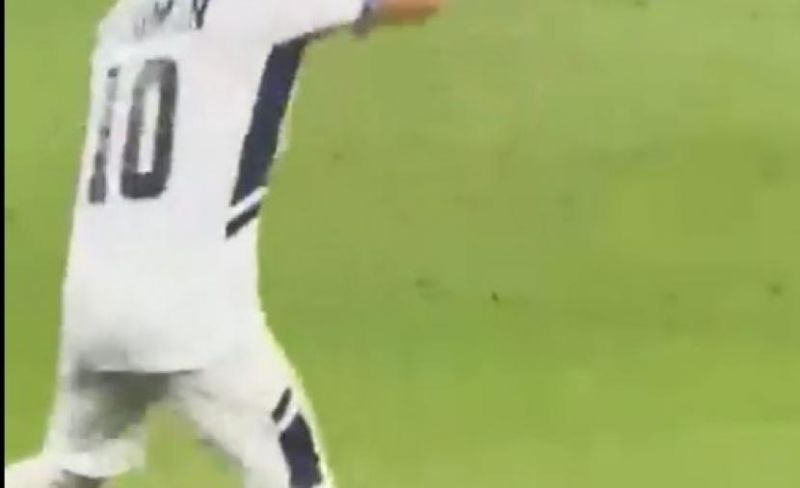 الجمهور الألباني يرشق لاعبي المنتخب الإسرائيلي بالأحذية