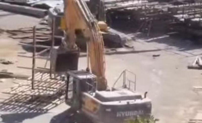 الاحتلال يهدم منشأة تجارية في جبل المكبر بالقدس