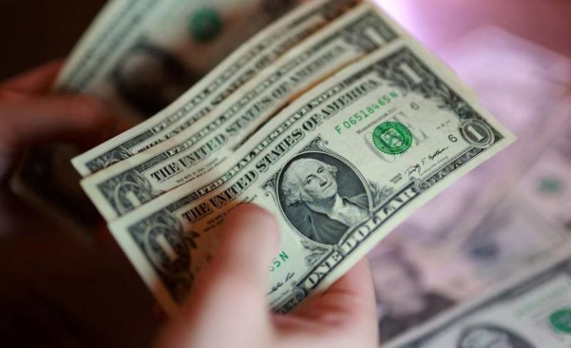 الدولار عند أعلى مستوى بأسبوع بعد استئناف أمريكا هجماتها على إيران
