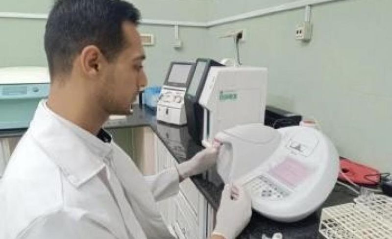 الصحة بغزة: نقص 87% من مواد الفحص يُهدد بتوقف بنوك الدم