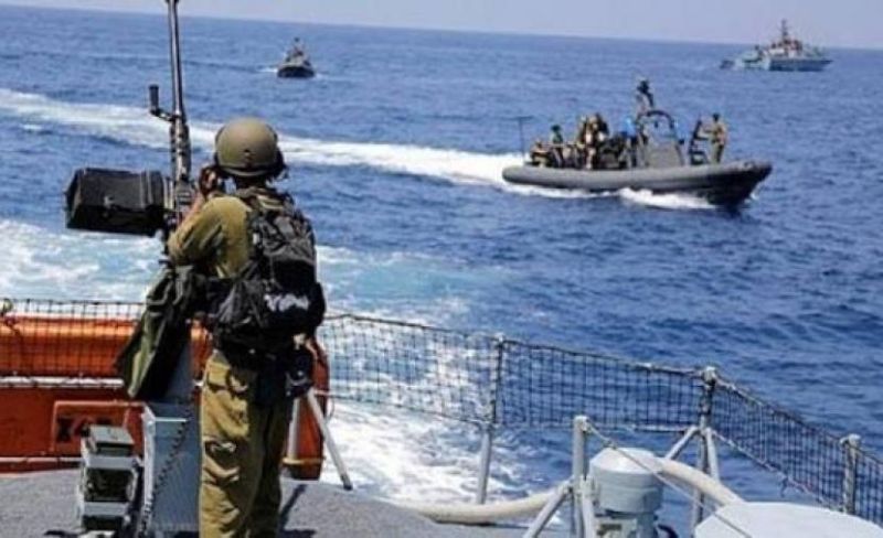 بحرية الاحتلال تعتقل صيادًا ببحر غزة