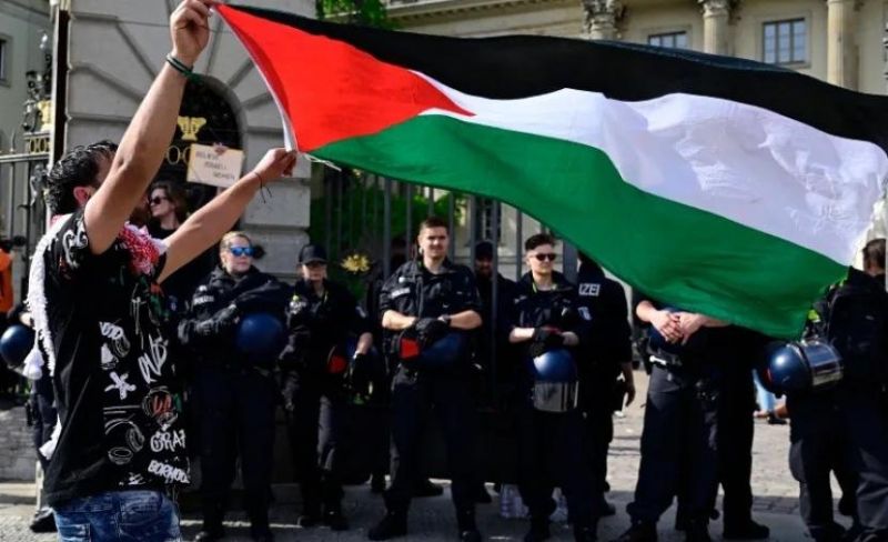 تقرير: نشطاء أجانب يواجهون الترحيل من ألمانيا بسبب دعمهم لفلسطين