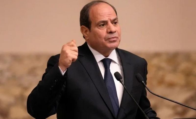الرئيس السيسي يواسي منتخب مصر بعد وداع كأس العالم