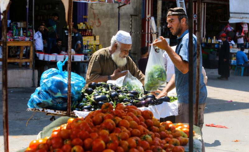 "التشفير القسري".. غزة بلا "كاش" والهواتف الذكية تتحول لشريان حياة