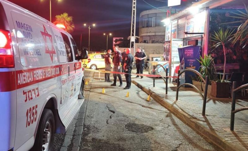 مقتل شاب وإصابة اثنين بجراح خطيرة في جريمة إطلاق نار بحيفا