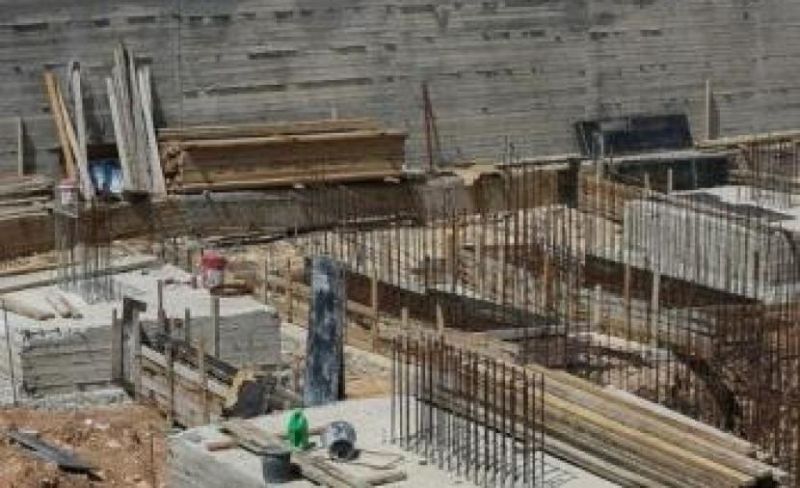انخفاض أسعار تكاليف البناء والطرق بالضفة بحزيران