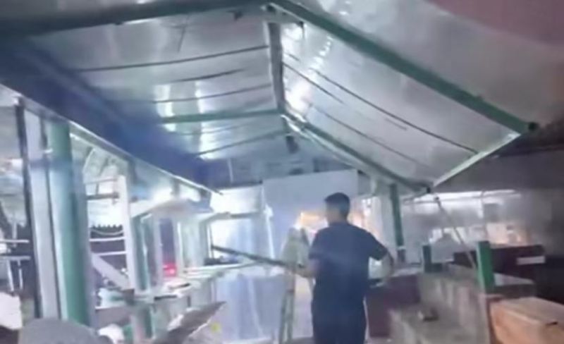 الاحتلال يجبر أسيرًا محررًا على هدم محله في بيت حنينا