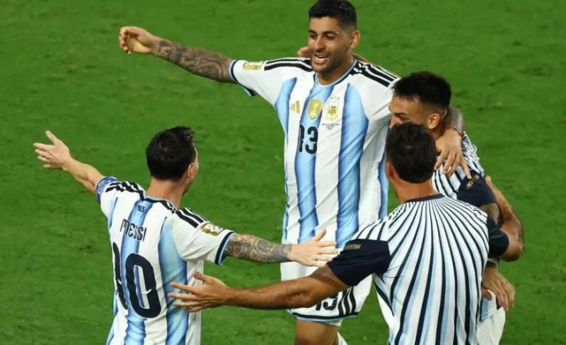 الأرجنتين تتجاوز الرأس الأخضر بصعوبة وتضرب موعدًا مع مصر