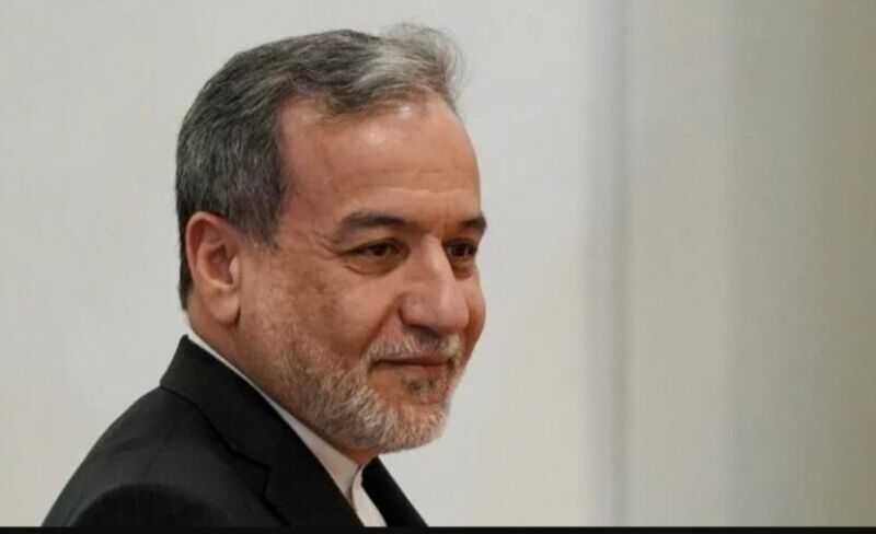 عراقجي يتوجه إلى سلطنة عمان لبحث قضية مضيق هرمز