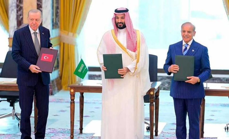 ورقة تحليلية تكشف حدود التحالف السعودي التركي الباكستاني