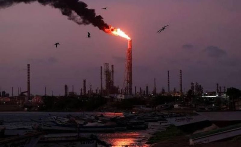 حريق بمصفاتي نفط روسيتين بنيران أوكرانية