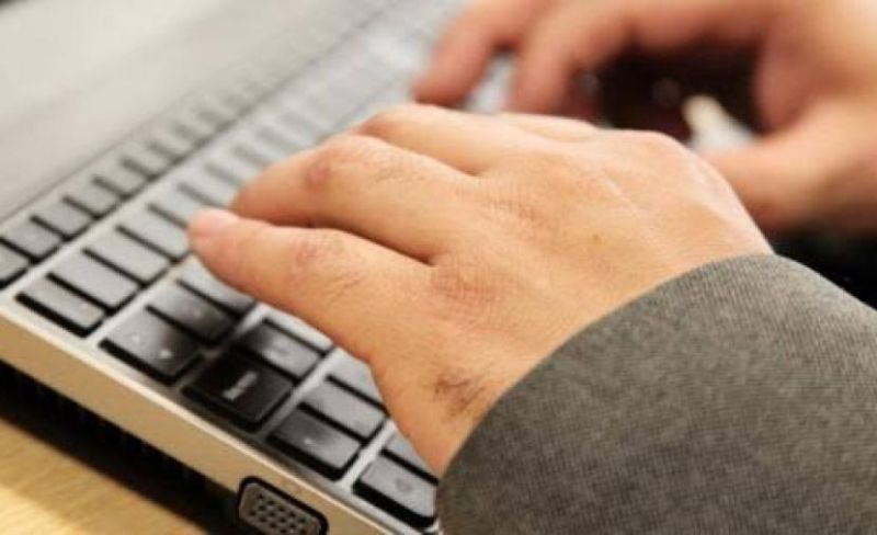 دراسة: الإفراط في استخدام الإنترنت يزيد التوتر وقد يسبب التعاسة