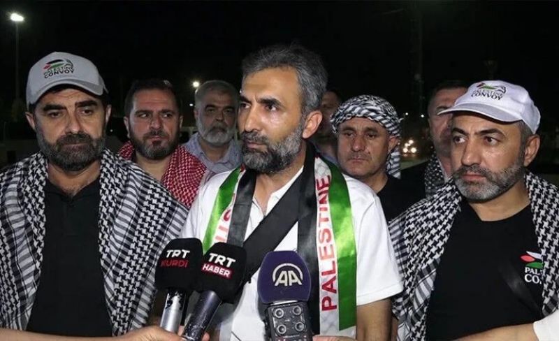 "قافلة فلسطين" تنتظر عند معبر "إبراهيم الخليل" العراقي