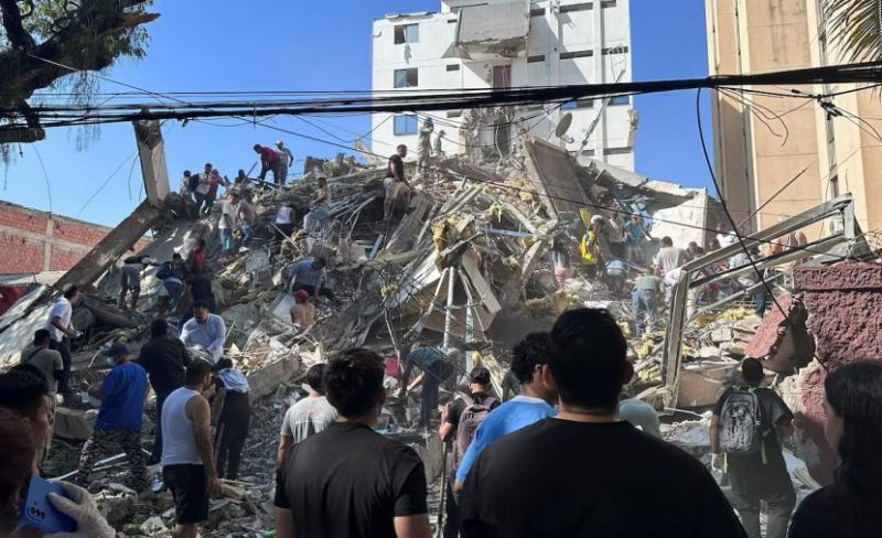 82 شخصًا على الأقل يلقون حتفهم بزلزال كولومبيا