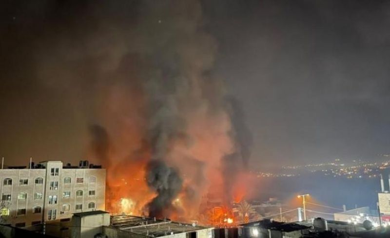 إصابات وإحراق مساكن في هجوم للمستوطنين بمسافر يطا جنوب الخليل