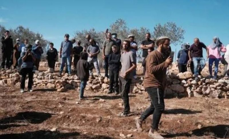 المستوطنون يُصعدون اعتداءاتهم بالضفة.. مهاجمة مساكن ومواطنين وحرق ممتلكات